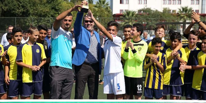 Buca’nın Sporcuları Madalyaya Doymuyor