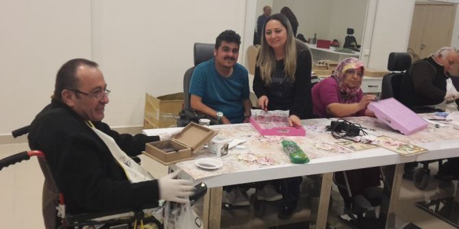 Halk Eğitim Engelleri Kaldırıyor