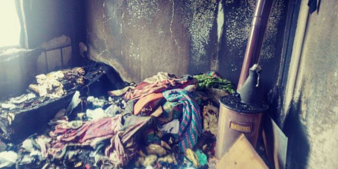 Tosya’da İki Katlı Ev Tamamen Yandı