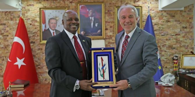 Kütahya Çinisine Hayran Kaldı