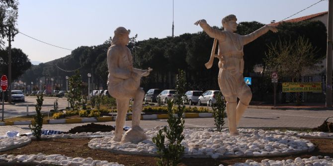 Burhaniye’ye Gelenleri Efeler Karşılayacak