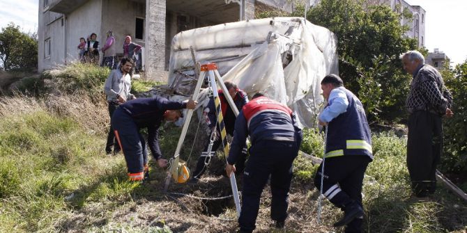 Kuyuya Düşen Hamile Keçiyi İtfaiye Kurtardı