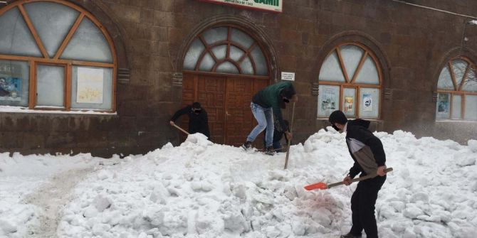 Cami Ve Okulların Temizliği Hükümlülere Emanet