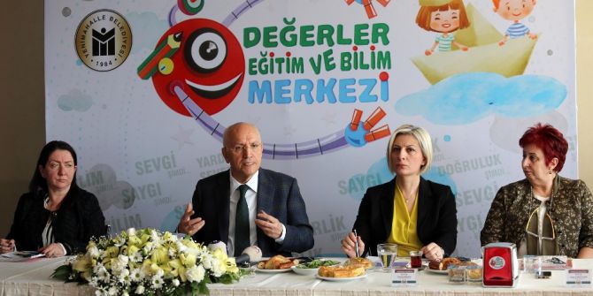 Evrensel Değerler Bilim Merkezi Görücüye Çıktı