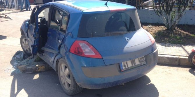 Manevra Yapan Otomobile, Tır Çarptı: 1 Yaralı