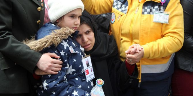 Şehit Kızı Evla, Babasını Oyuncak Bebeğiyle Uğurladı