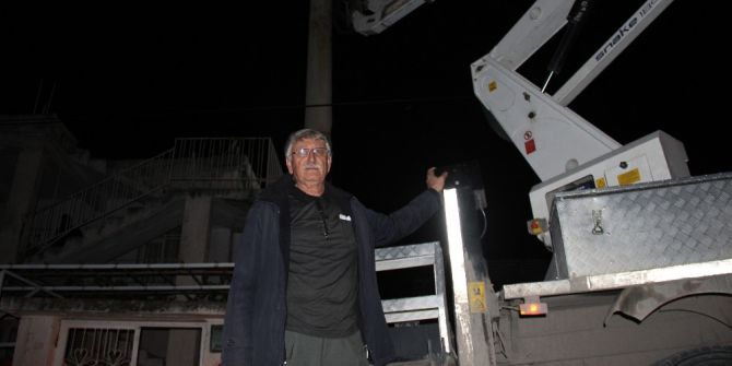 Kendini Mahallesine Adayan Muhtar