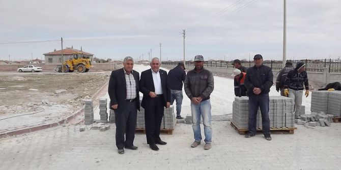 Eskil Belediyesi Kilitli Parke Taş Döşeme Çalışmalarına Başladı