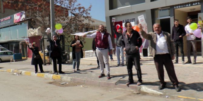 Kılıçdaroğlu’nun Konvoyunu, “Evet" Bayrakları Karşıladı