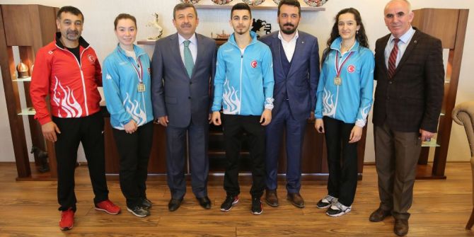 Başkan Karabacak, Balkan Şampiyonlarını Ağırladı