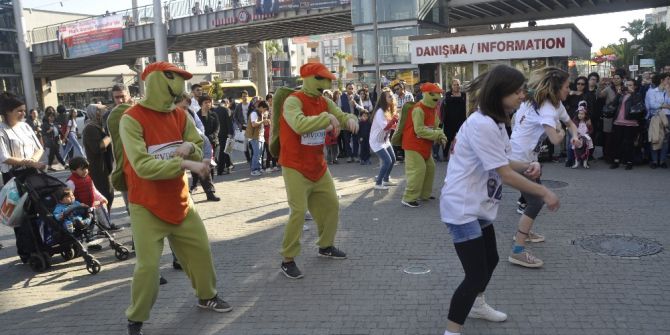 Forum Mersin’den ’Dünya Saati’ Uygulamasına Destek
