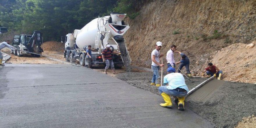 Ünye’de 13 Mahallede Beton Yol Çalışmaları Tamamlandı