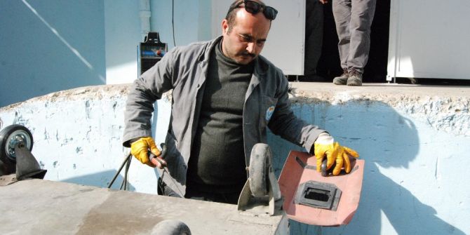 Gardıroptan Yapılmış Evde Kalan Aileye Belediye Sahip Çıktı