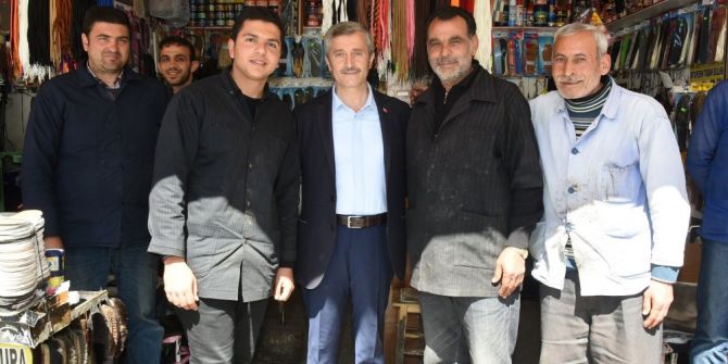 Tahmazoğlu Esnafla Bir Araya Gelerek Cumhurbaşkanlığı Sistemini Anlattı