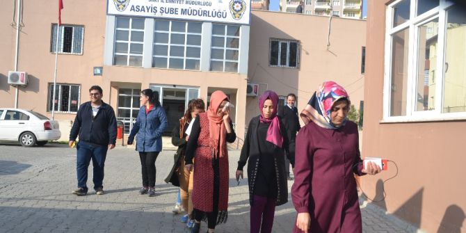 Siirt’te Ak Parti’li Kadınlara Taşlı Saldırı: 2 Yaralı