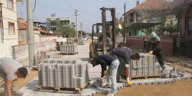 Sarıgöl’e 2 Bin Metrekare Kilit Parke Taşı