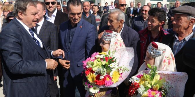 Bakan Eroğlu Demirci’de