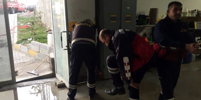 Su Tahliye Motorundan Sızan Gazdan 14 Kişi Zehirlendi