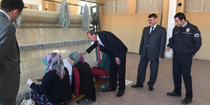 Çavdarhisar’da Halı Dokuma Kursu