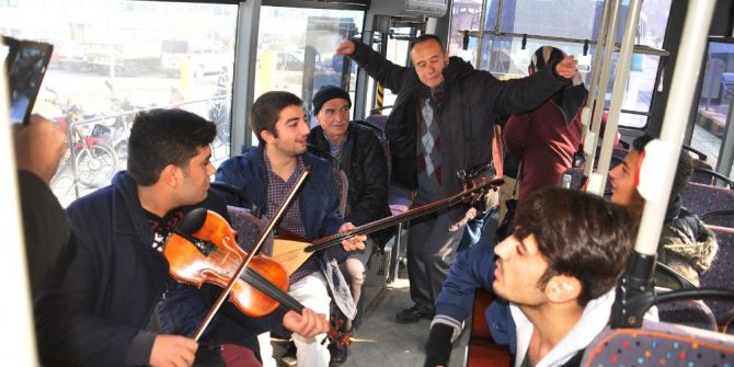 Halk Otobüsünde Sazlı Sözlü Yolculuk