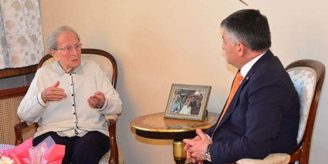 103 Yaşındaki Kıymet Öğretmene Vefa Ziyareti