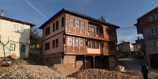 Belenören Köy Konağı Gün Sayıyor