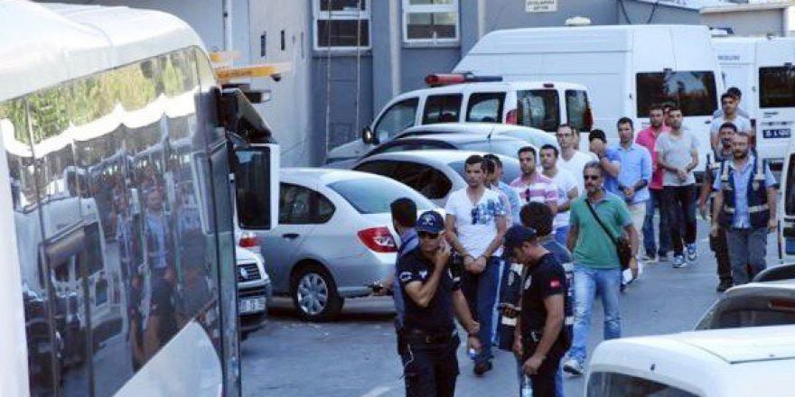 Foça’da Gözaltına Alınan 206 Askerden 96 Asker Daha Serbest