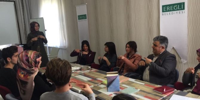 Başkan Özgüven’den İşaret Dili Kursuna Ziyaret