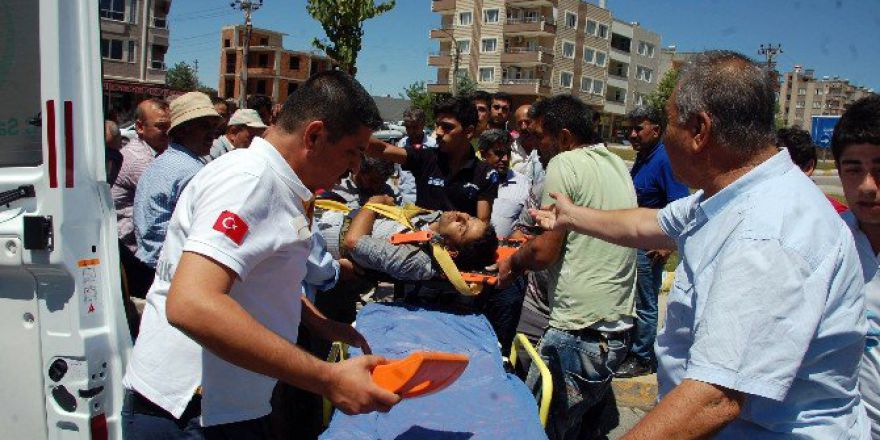 Otomobille Motosiklet Çarpıştı: 1 Yaralı