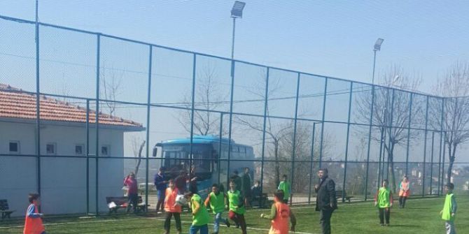 Akçakoca’ya Kazandırılan Saha Yoğun İlgi Görüyor