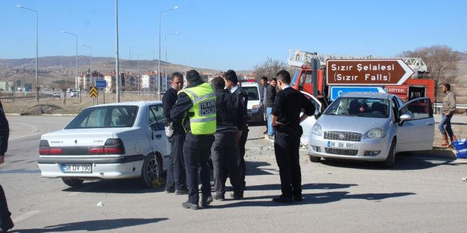 Gemerek’te Trafik Kazası: 6 Yaralı