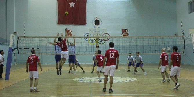 Ağrı’da Kurumlar Arası Voleybol Turnuvası Başladı