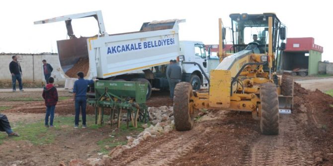 Akçakale Belediyesi Yol Çalışmalarını Sürdürüyor