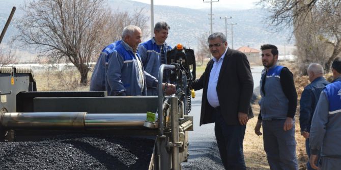 Büyükşehir’den Bozhöyük Ve Zümrütova’ya Sıcak Asfalt