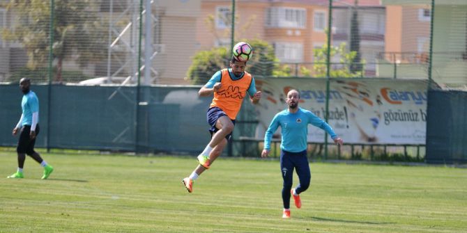 Alanyaspor, Kasımpaşa Mesaisini Sürdürdü
