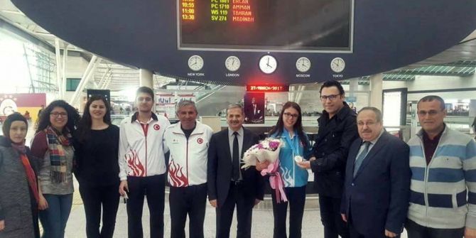 İlke Özyüksel Mısır’dan Dünya İkinciliği İle Döndü