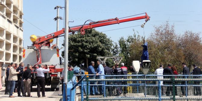 Sulama Kanalında Bulunan Ceset Vinçle Çıkarıldı