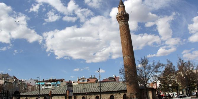 Bu Minare Asırlardır Hareket Ediyor