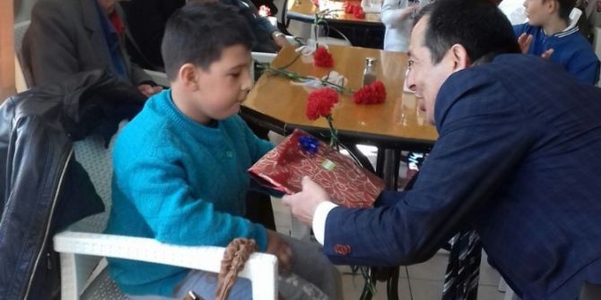 Huzurevinde Kütüphane Etkinliği