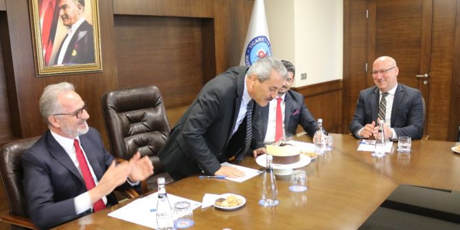 Milletvekili Karasayar’a İş Adamlarından Doğum Günü Sürprizi