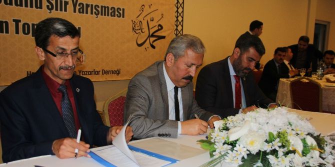 Lise Öğrencileri Ödüllü Şiir Yarışması İşbirliği Protokolü İçin İmzalar Atıldı