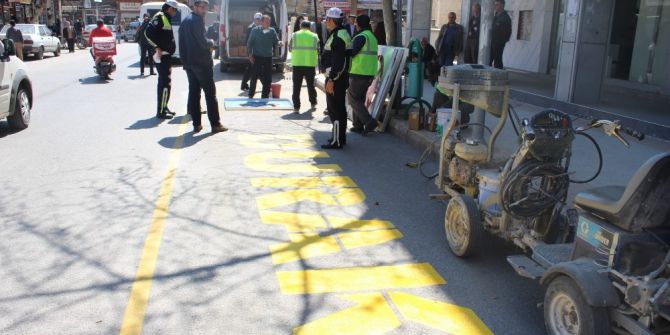 Minibüs Durakları Modern Hale Getiriliyor