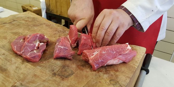 Türkiye Kırmızı Et Üreticileri Merkez Birliği Genel Başkanı Tunç: "En Az 2-3 Yıl Daha Besilik Erkek Sığır Desteği Sürdürülmeli"