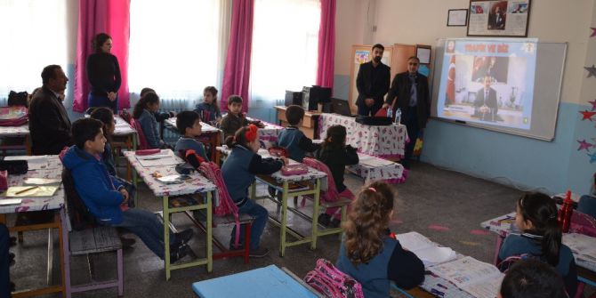 Tatvan’da Öğrencilere “Trafik” Eğitimi