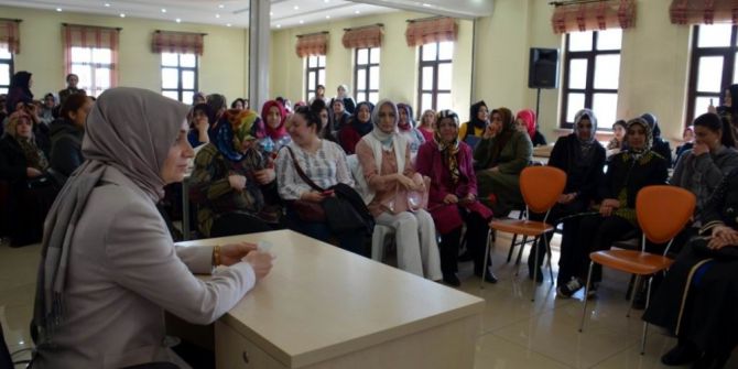 Ak Parti Milletvekilleri Referandum Çalışmalarını Sürdürüyor