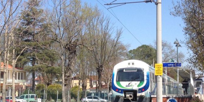 Adaray Otomobile Çarptı