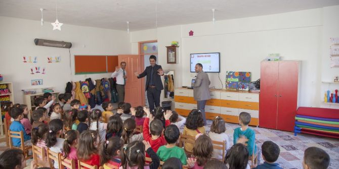 Ahlatlı Öğrencilere Trafik Eğitimi