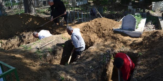 Kozan’daki Katliamda Öldürülen Doğan Ailesi Fertleri Toprağa Verildi