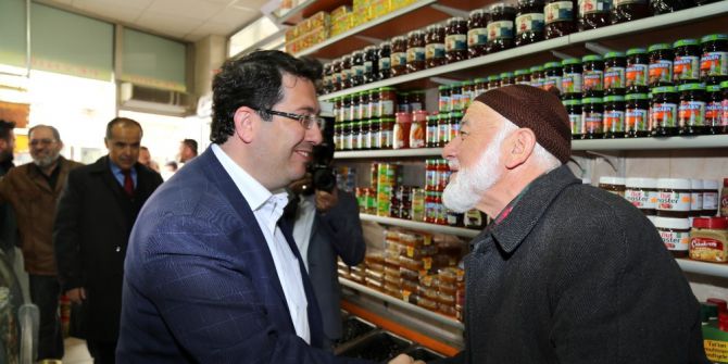 Başkan Yazgı, Ak Heyetle Esnafları Ziyaret Etti