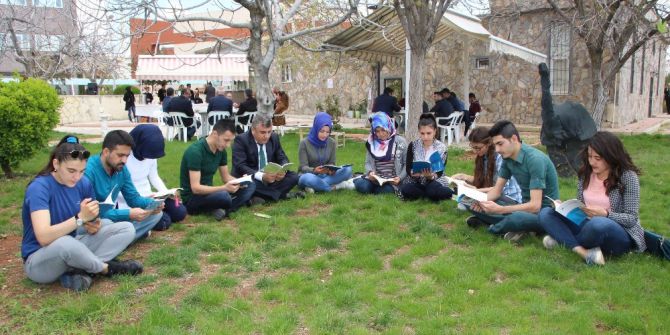 “Aydınlık Bir Gelecek İçin Kitap Okuyun” Etkinliği